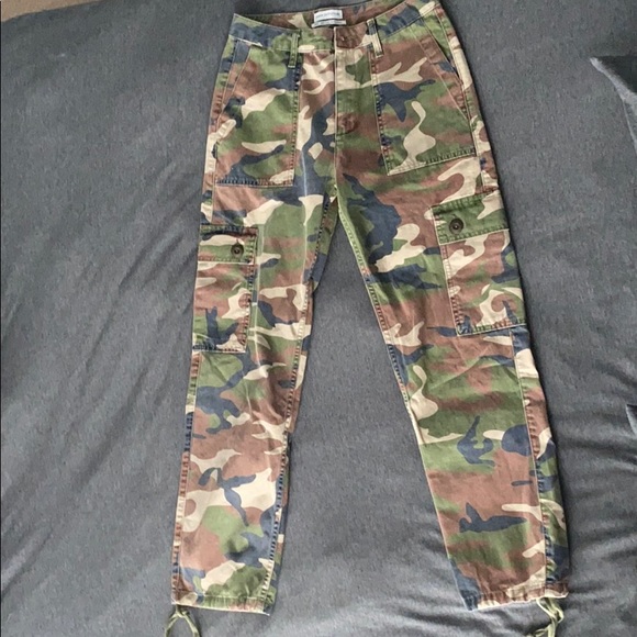URBAN OUTFITTERS camo pants - Picture 1 of 4